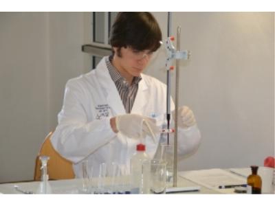 Chemieolympiade: Südtirol entsendet drei Schüler zum Bundeswettbewerb